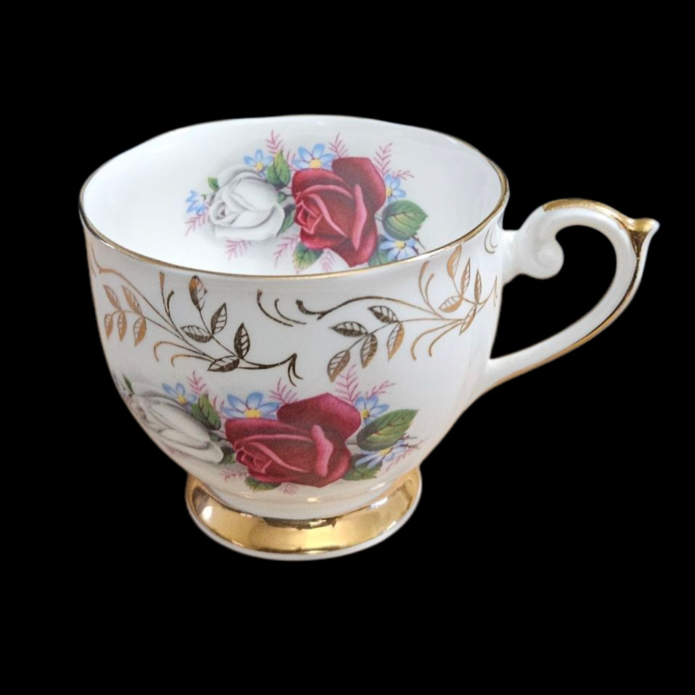 Queen Anne Bone China England Rose Floral Gold Gilt Footed Teacup Vintage